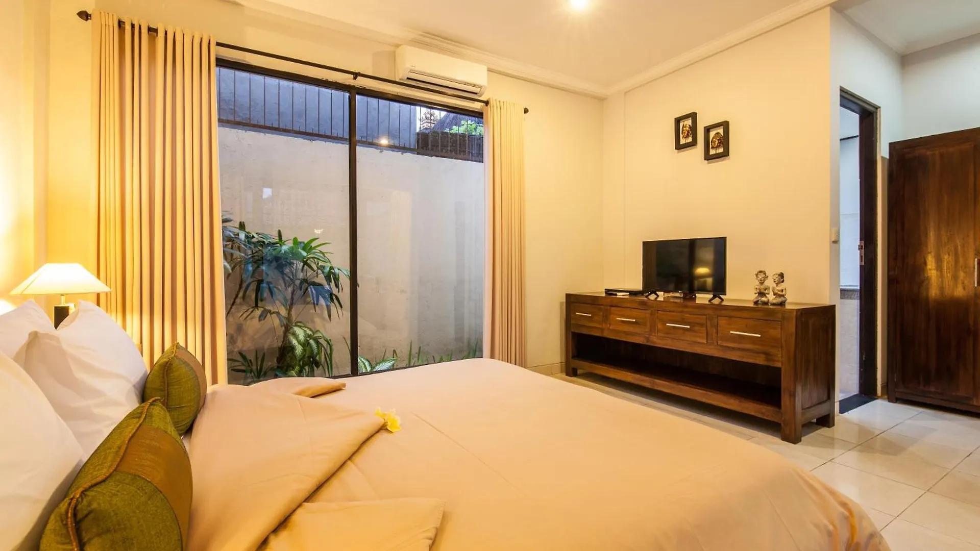 4-Br Private Pool Legian Villa, 5-Min Walk To Beach And Shops Seminyak  0*, Seminyak (Bali) Indonesia