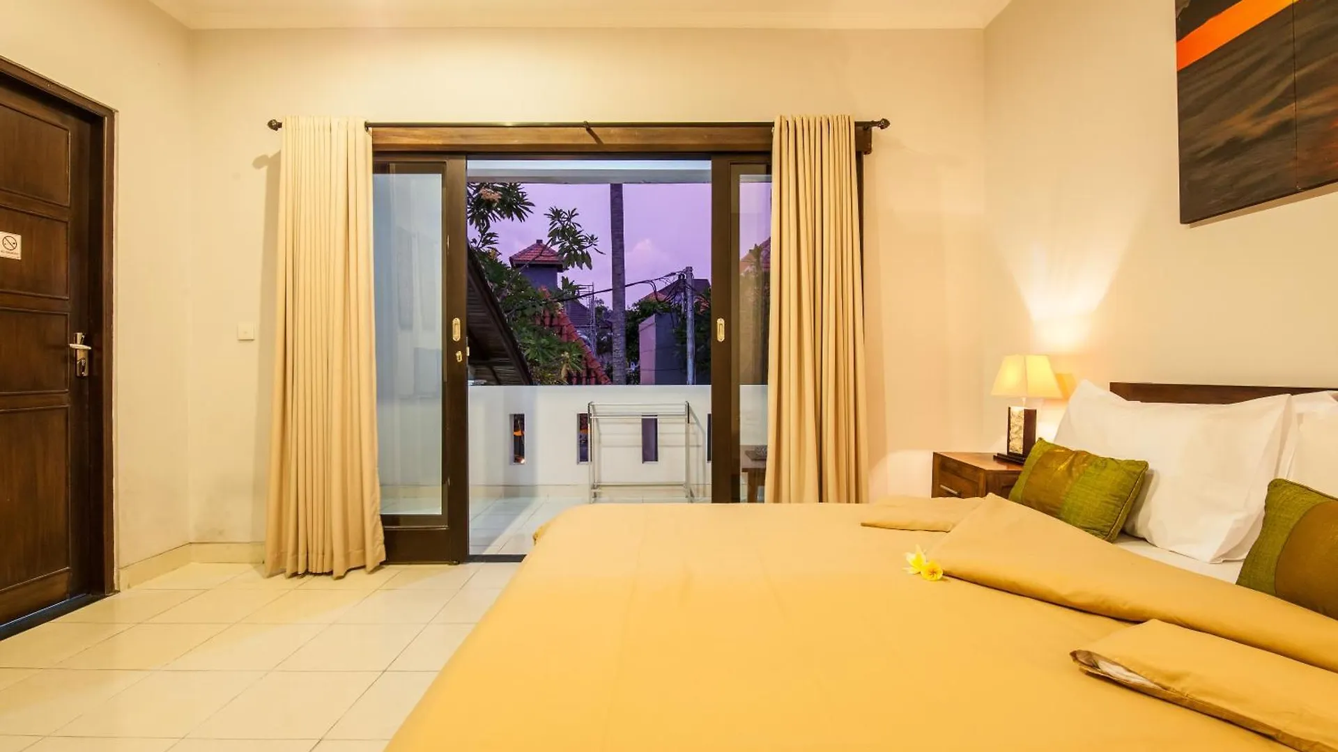 Villa 4-Br Private Pool Legian Villa, 5-Min Walk To Beach And Shops Seminyak