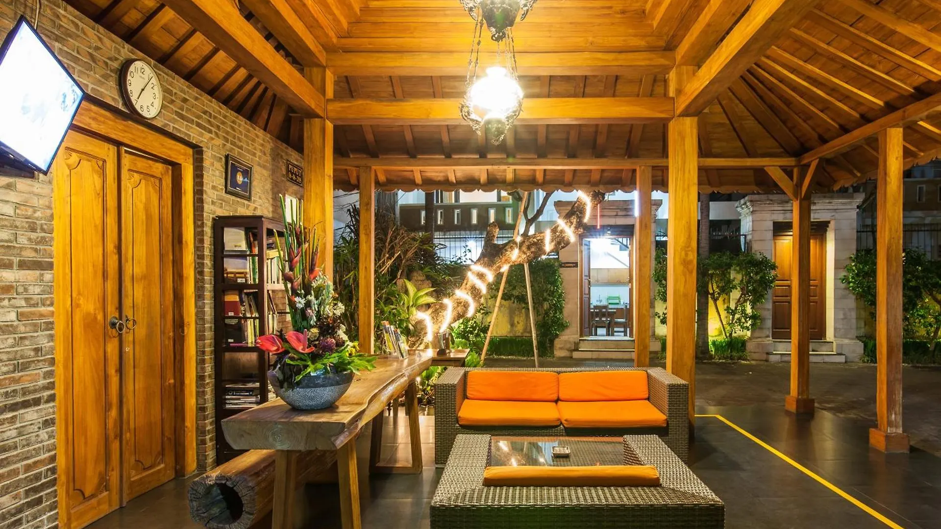 Villa 4-Br Private Pool Legian Villa, 5-Min Walk To Beach And Shops Seminyak