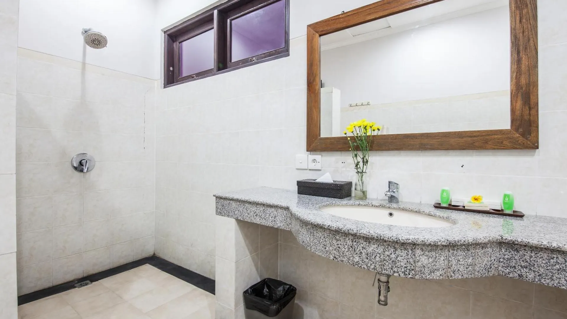 4-Br Private Pool Legian Villa, 5-Min Walk To Beach And Shops Seminyak  Villa Seminyak (Bali)